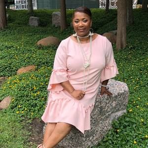 Meet your Posher, Julia